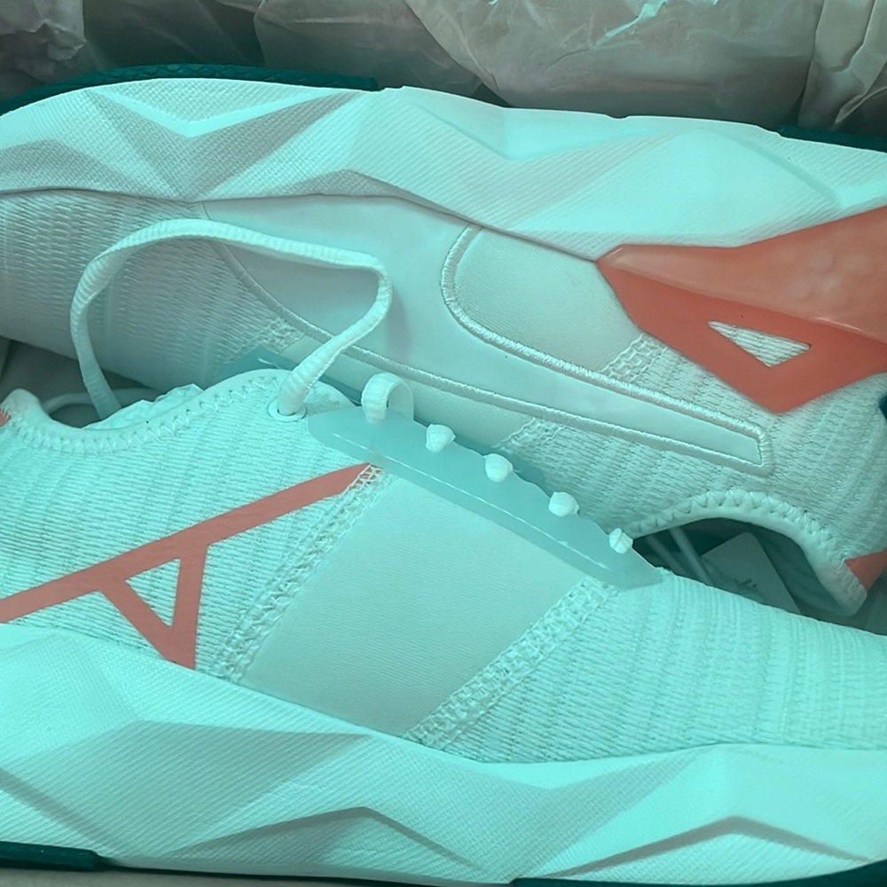 Pumas sneakers